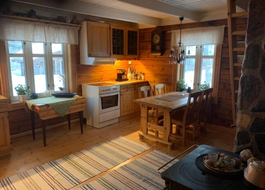100 Years Old Norwegian Log House In Дом отдыха